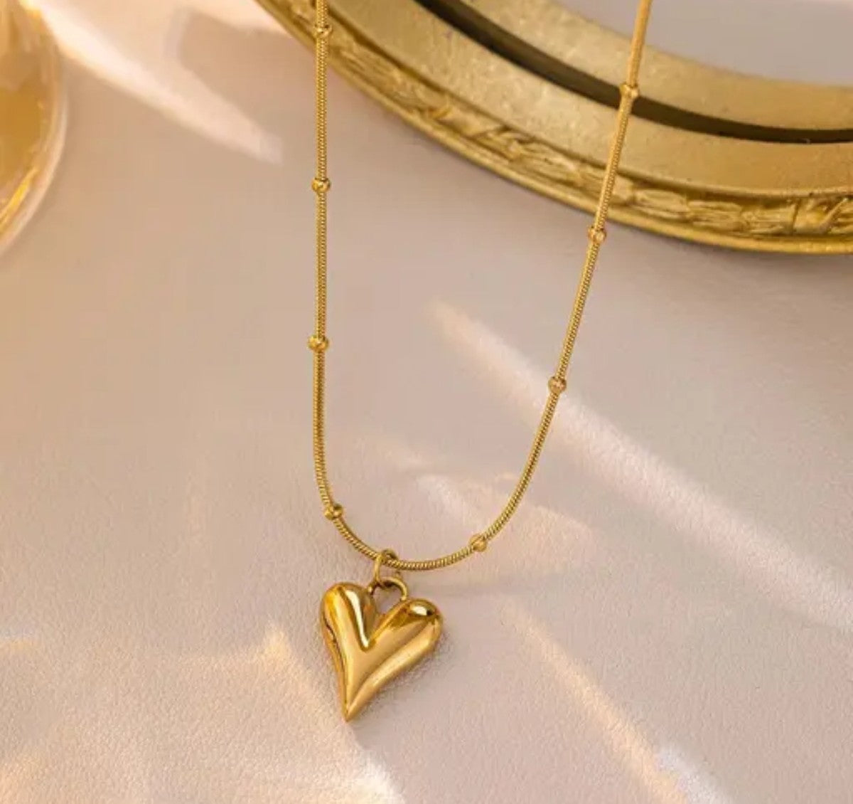 Gold heart necklace