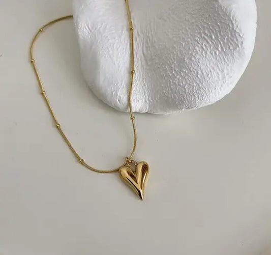 Gold heart necklace