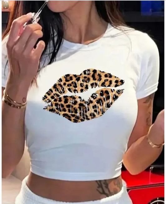 Kiss crop tee