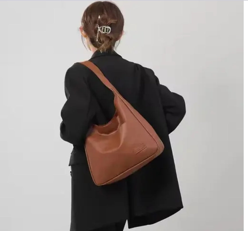 SHOULDER BAG 🎒